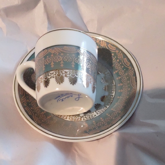 Elegant Gold and Green Teacup and Saucer Set - Picture 3 of 8